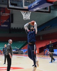 乐鱼体育投注-新援琼斯迎常规赛首秀！5日晚客战广州，高速男篮力争马年开门红